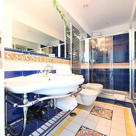 Hotel Croce Di 3*