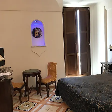 クローチェ ディ ホテル 3*
